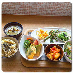 発芽玄米ランチ 1,350円【カフェ モコモコ】